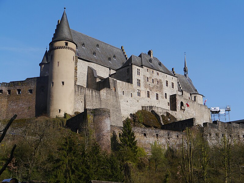 File:Vianden Burg Vianden 08.JPG