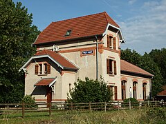 Petite gare de Vrizy : trois travées.