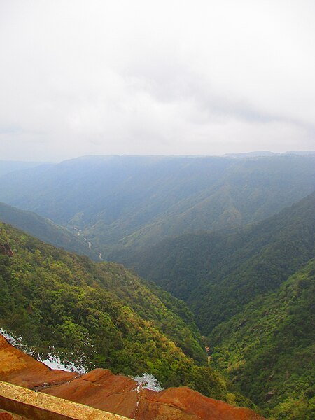 File:Wah Kaba falls 07.jpg