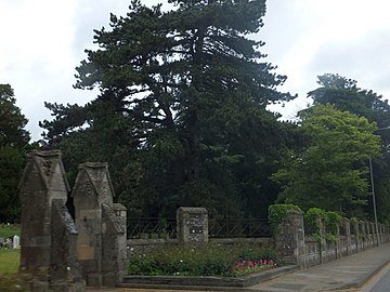 File:Walls of Salisbury Cemetery in Bishopsdown - geograph.org.uk - 3557647.jpg