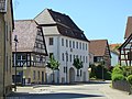 Herrenhaus, links: Gasthaus Adler von 1605