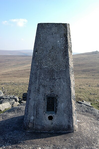 File:Yes Tor trig point.jpg