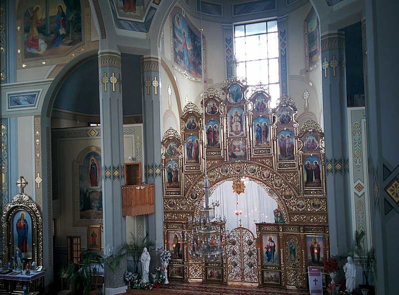 File:Інтерєр нової Миколаївської церкви м. Радехів.jpg