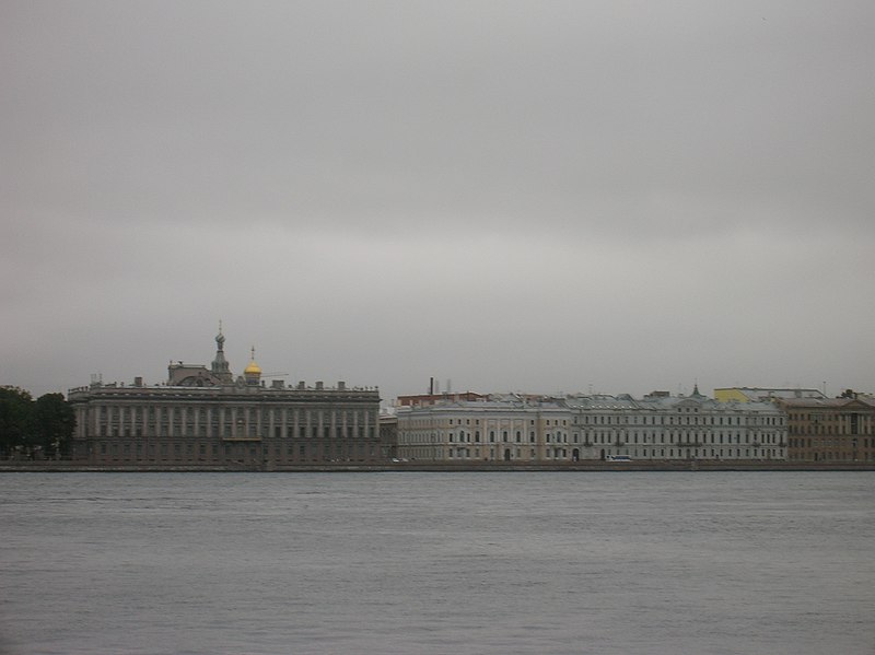 File:Мраморный дворец с Троицкого моста.jpg