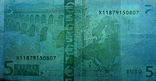 Billet de 5 euros sous lumière UV (Verso)