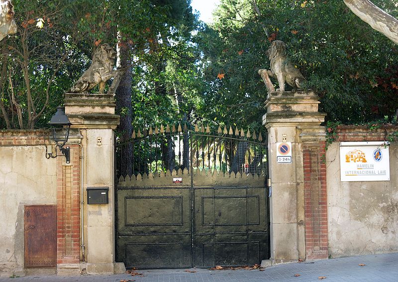 File:023 Vil·la Martorell (Alella), portal d'entrada a la finca, c. Riera Fosca 3-5.jpg