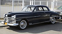 1950 Chrysler Windsor 2-door Club Coupe, front left (Astoria).jpg