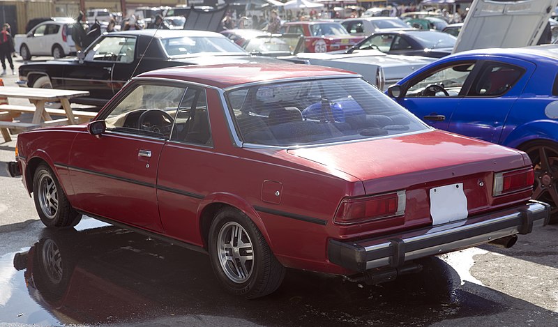 File:1981 Mazda 626 Coupé in Red, rear left.jpg