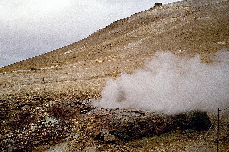 File:20040626.Námafjall - Fumaroles.-012.jpg