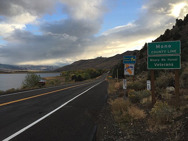 View south along U.S. Route 395 entering Mono County, California from Douglas County, Nevada, near Topaz Lake