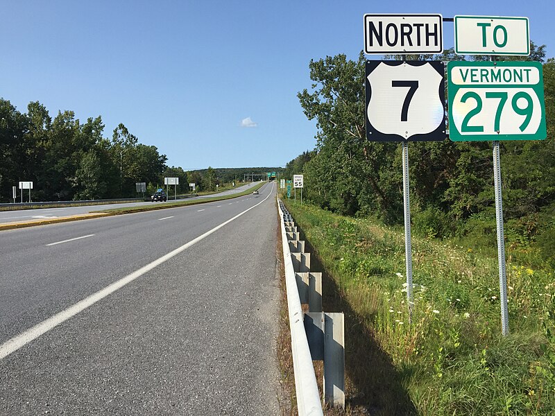 File:2017-09-10 16 01 34 View north along U.S. Route 7 at Historic Vermont State Route 7A (Kocher Drive) in Bennington, Bennington County, Vermont.jpg