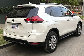2017 Nissan X-Trail (T32) ST-L wagon (2017-06-11) 02