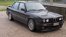 BMW E30 320is sedan (1990) 320is 3-4 ant destra.jpg