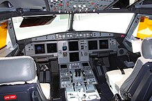 Cockpit til en A318.