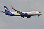 Aeroflotin Boeing 737-800 laskeutumassa Šeremetjevon kansainväliselle lentoasemalle.