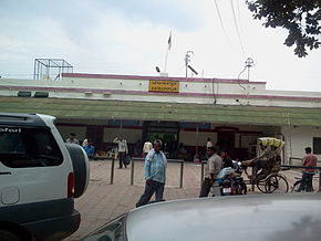 Estación de tren de Akbarpur.jpg