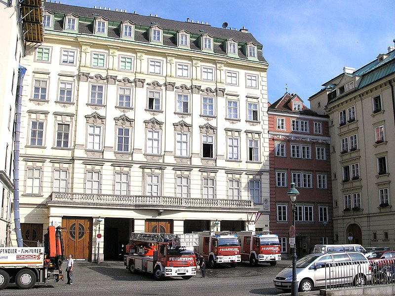 File:Am Hof Vienna June 2006 127.jpg