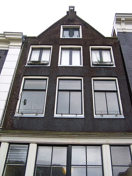 File:Amsterdam Bloemgracht 129 top.jpg