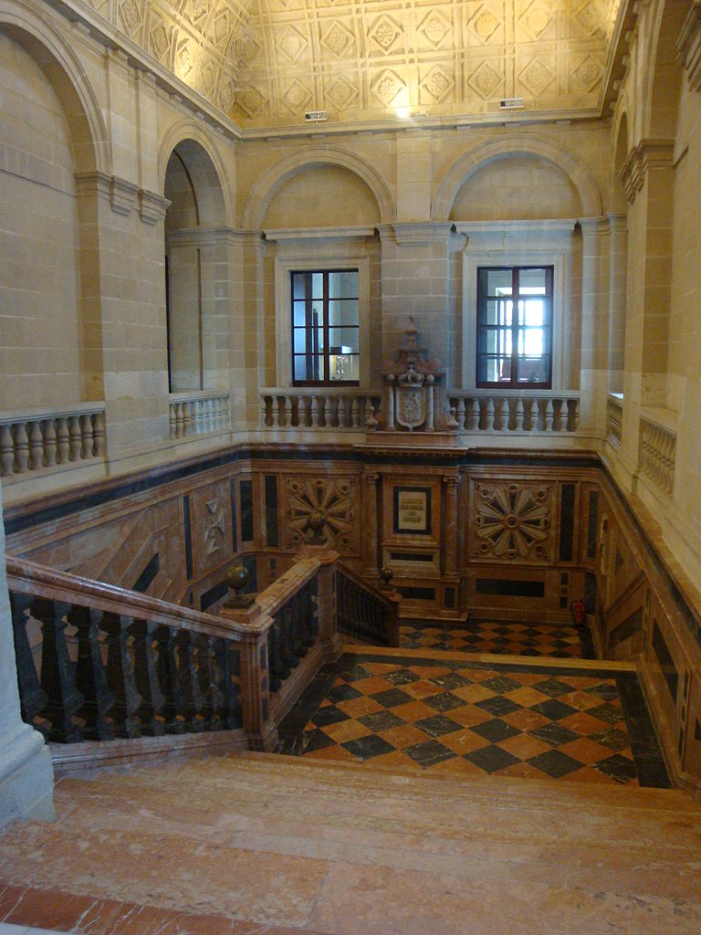 File:Escalera Plataforma Elevadora.jpg - Wikimedia Commons