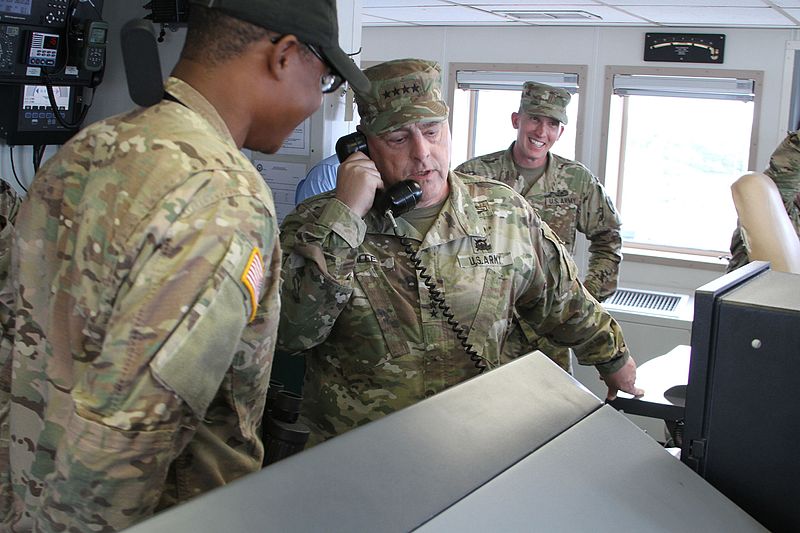 File:Army Chief of Staff tours Army watercraft; views EOD and Dive capabilities 160823-A-RJ696-271.jpg