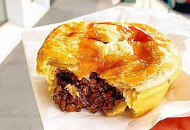 Aussie meat pie (cropped).jpg