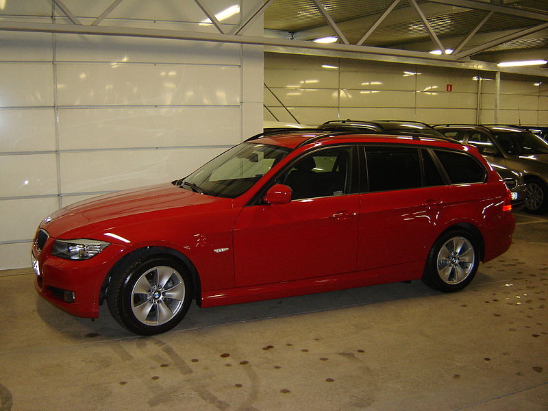 File:BMW 318i Touring (3151602081).jpg