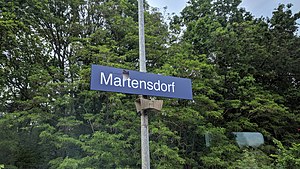 Bahnhofsschild Martensdorf 190603.jpg