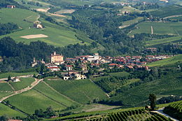 Barolo - vue de La Morra dans le Piémont, Italie.jpg