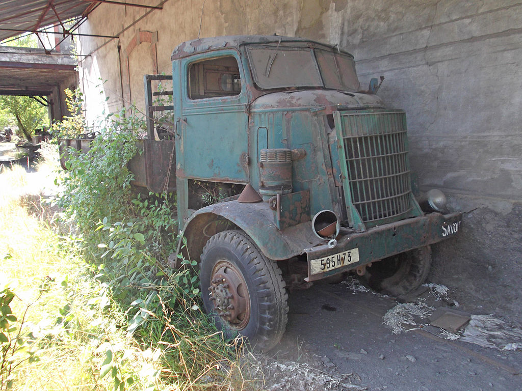  me know I have put it down as Berliet but only Engine block reads so