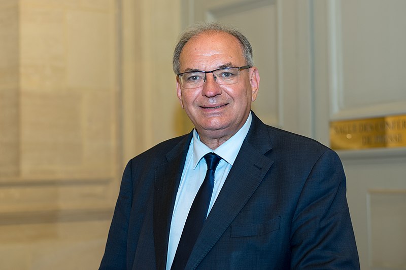 File:Bernard Perrut.jpg