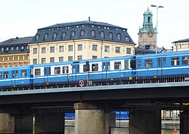 Blåvit tunnelbana 2014.jpg