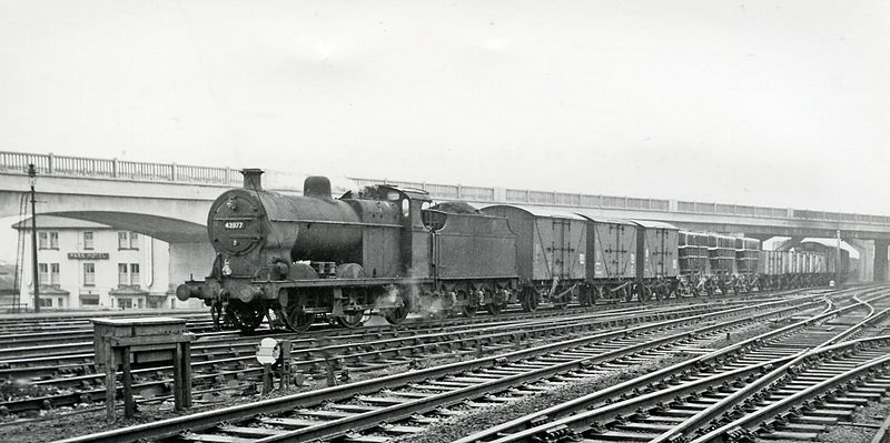 File:Bletchley down freight entering geograph-2791498-by-Ben-Brooksbank.jpg