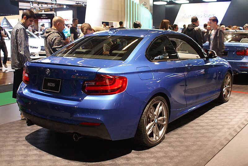 File:Blue BMW M235i (F22) rr MIAS14.JPG