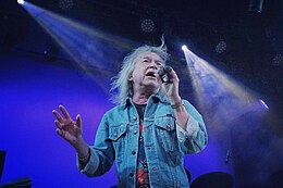 Catley performing with Magnum in 2016 Bob Catley Magnum (155307523).jpeg