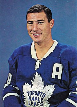 Bob Pulford Maple Leafs Chex card.jpg