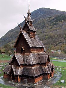 La iglesia de Borgund, vista desde el occidente.