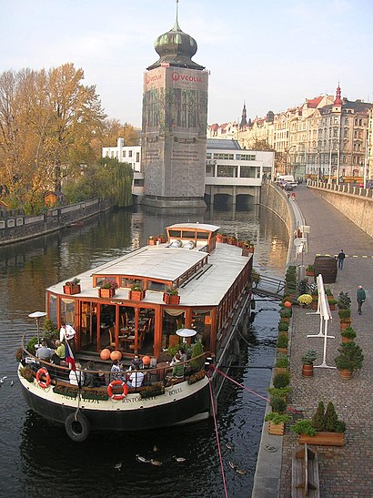 Jak do Botel Matylda hromadnou dopravou - O místě