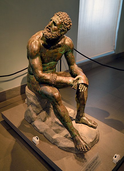 File:Boxer of Quirinal (Mys from Taranto) - Lateral View.jpg