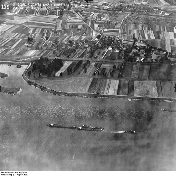 File:Bundesarchiv Bild 195-0914, Rheinbefliegung, Büderich.jpg