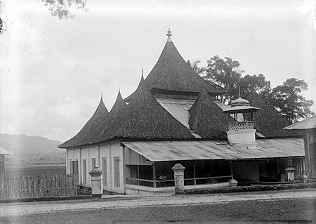 COLLECTIE TROPENMUSEUM Moskee in de omgeving van Padangpandjang TMnr 10016661.jpg