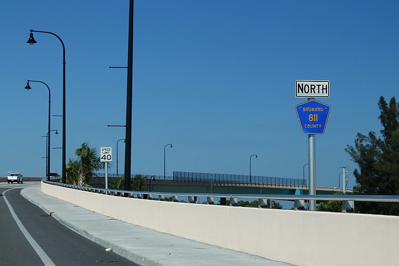 File:CR811nRoadSign-OnBridge (32302329430).jpg