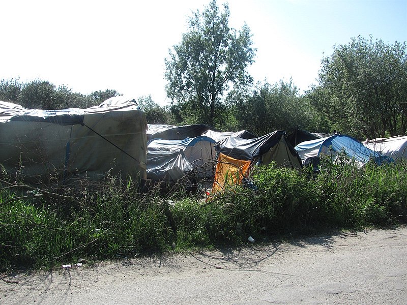 File:Calais refugee camp 4.JPG