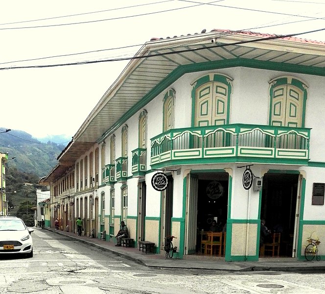 File:Calle 40 de Calarcá.jpg