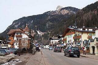 <span class="mw-page-title-main">Canazei</span> Comune in Trentino-Alto Adige/Südtirol, Italy