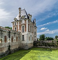 Le pavillon Béthune du château de Selles-sur-Cher (Centre-Val de Loire). (définition réelle 4 472 × 4 634)