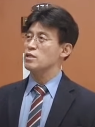 <span class="mw-page-title-main">Choi Bae-geun</span> South Korean economist (born 1959)