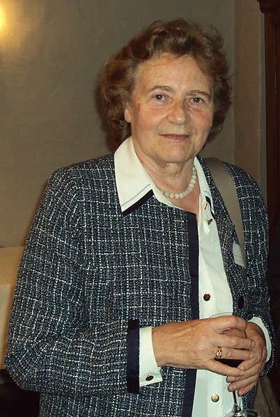 File:Christina Guirlande.jpg