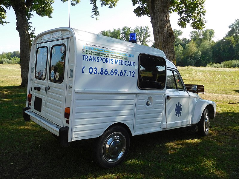 File:Citroën Acadiane, transport médical (3).jpg