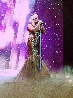 Claire Richards Ultimate Tour Newcastle 2012.jpg
