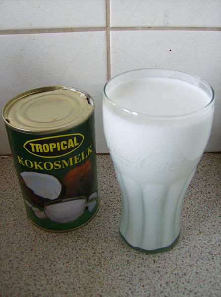 File:Glass of milk.jpg - Wikimedia Commons